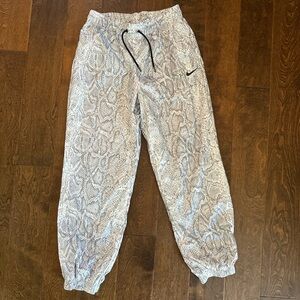 Nike Snake Pattern Joggers - Gray